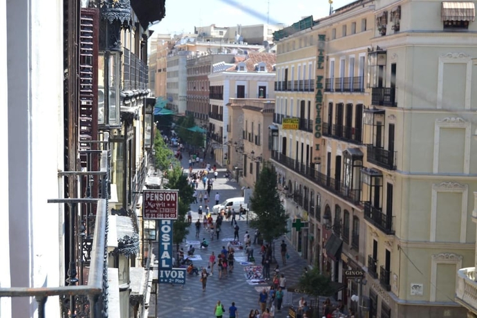 Imagen de la habitación del Hostel Los Amigos, Plaza de Oriente - &Oacute;pera. Foto 15