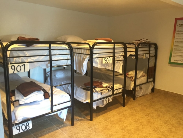 Imagen de la habitación del Hostel Los Angeles Backpackers Paradise. Foto 13