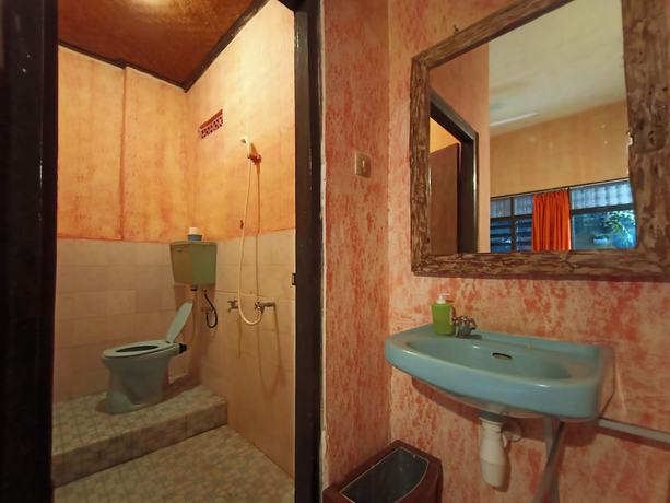 Imagen de la habitación del Hostel Lovina Central. Foto 14