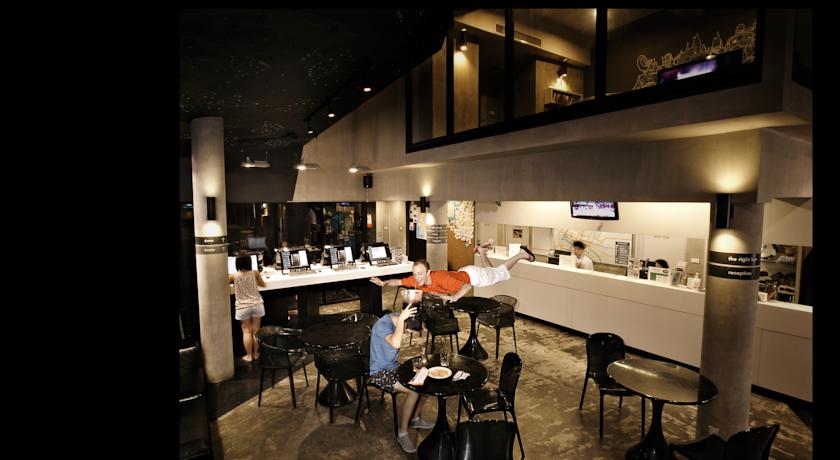 Imagen de los interiores del Hostel Lub D Bangkok Siam Square. Foto 7