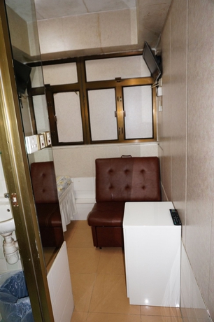Imagen de los interiores del Hostel Lucky, Hong Kong. Foto 11