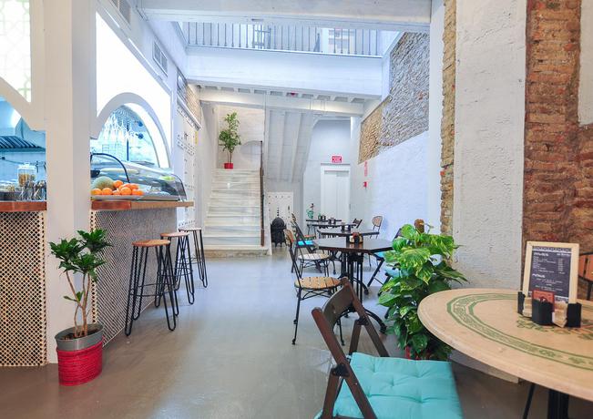 Imagen del bar/restaurante del Hostel Málaga Boutique - Solo Adultos. Foto 4