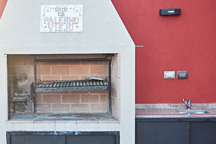 Imagen de los exteriores del Hostel Malevo Mura&ntilde;a. Foto 17