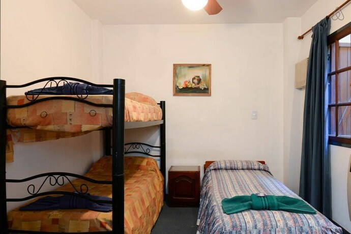 Imagen de la habitación del Hostel Mediterranea Cordoba. Foto 30