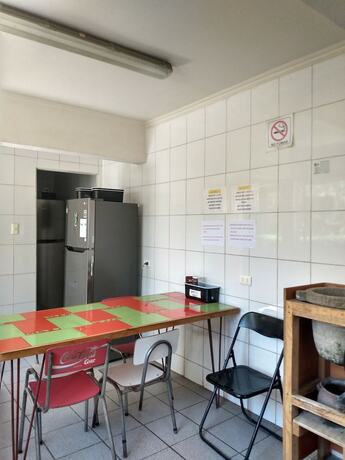 Imagen del bar/restaurante del Hostel Michel. Foto 3