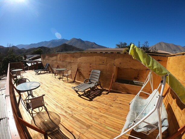 Imagen de los exteriores del Hostel Michel. Foto 10