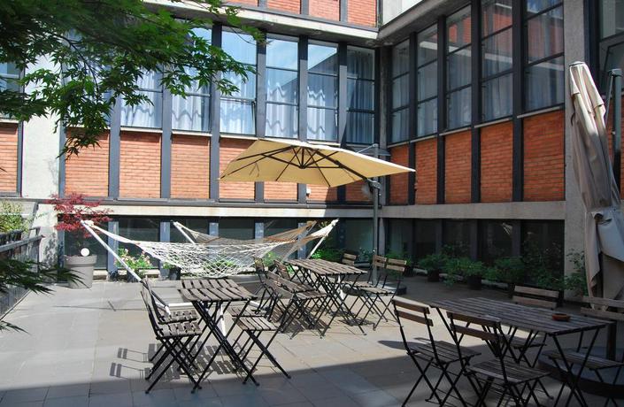 Imagen de los exteriores del Hostel Mio. Foto 10