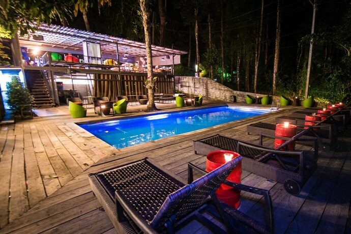 Imagen de la piscina del Hostel My, Koh Chang. Foto 33