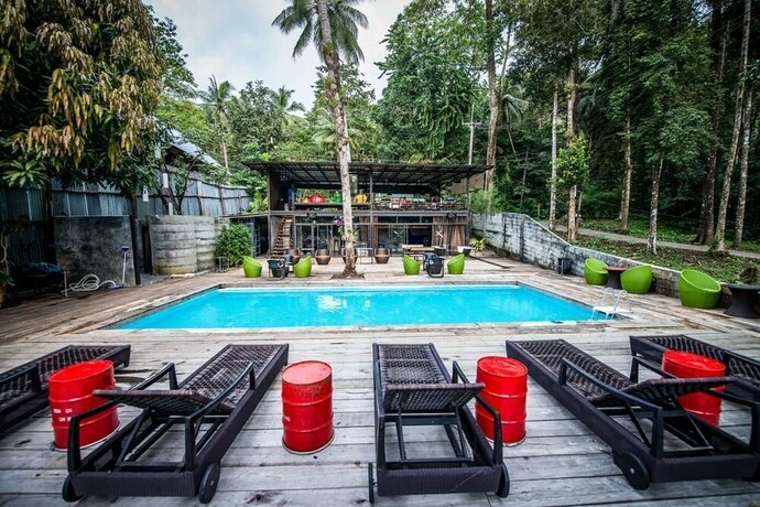 Imagen de la piscina del Hostel My, Koh Chang. Foto 35