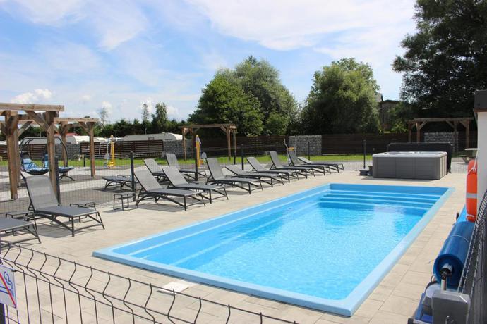 Imagen de la piscina del Hostel Nadmorskie Klimaty. Foto 14