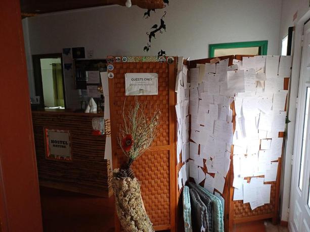 Imagen de los interiores del Hostel Nature, Zambujeira do Mar. Foto 7