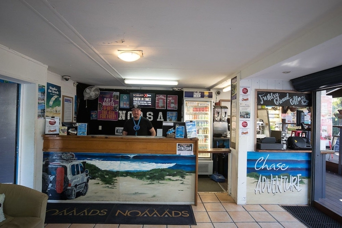 Imagen de los interiores del Hostel Nomads Noosa Backpackers. Foto 16
