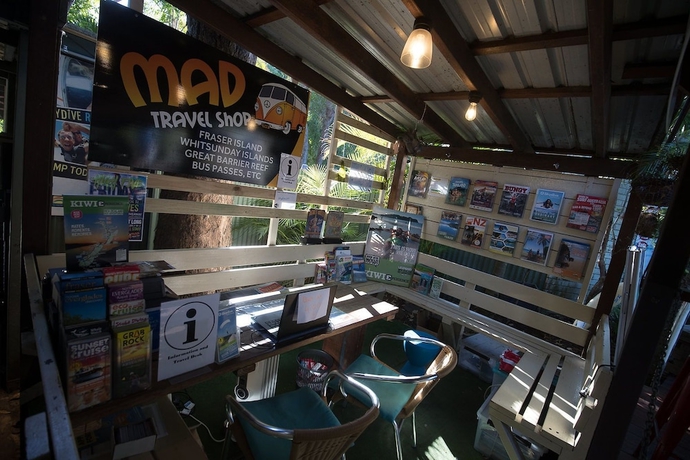 Imagen de los interiores del Hostel Nomads Noosa Backpackers. Foto 17
