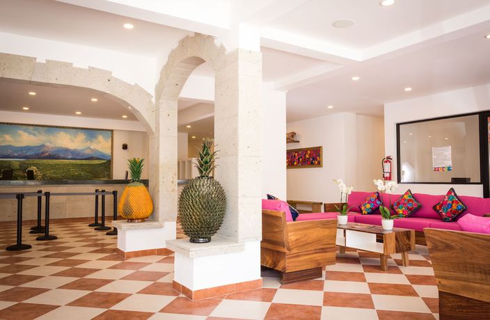 Imagen de los interiores del Hostel Nomads Party Hotel and. Foto 16