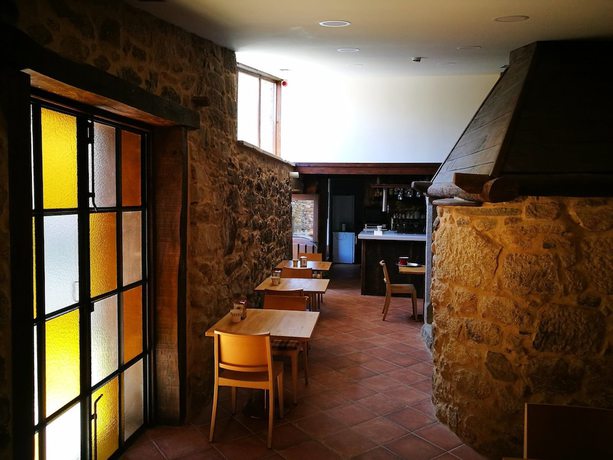 Imagen del bar/restaurante del Hostel O Lagar de Jes&uacute;s. Foto 3