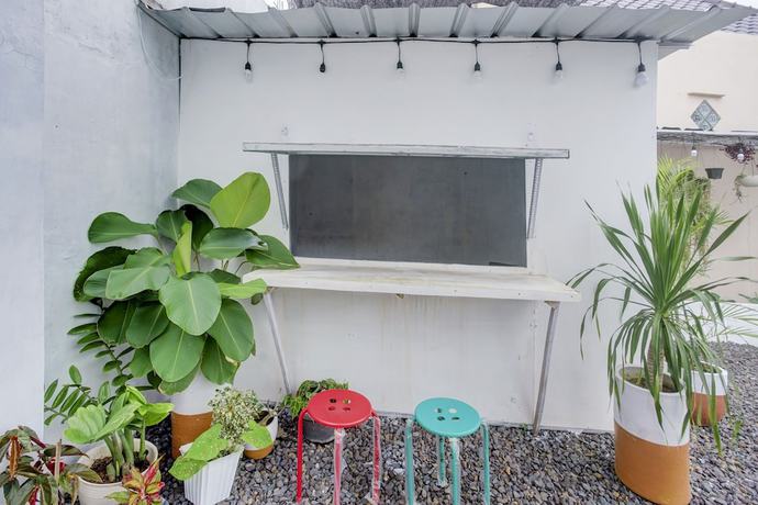 Imagen de los interiores del Hostel OYO 90124 Oemah Ratu Syariah. Foto 17