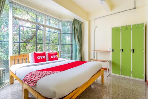 Imagen de la habitación del Hostel OYO 928 Leaf Hostel. Foto 17