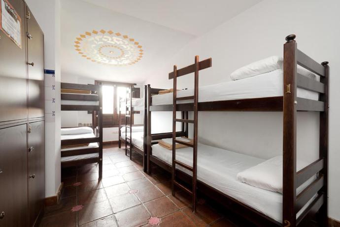 Imagen del bar/restaurante del Hostel Oasis Backpackers Granada. Foto 15