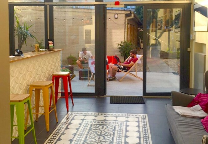 Imagen de los interiores del Hostel Oki Doki Old Town. Foto 31