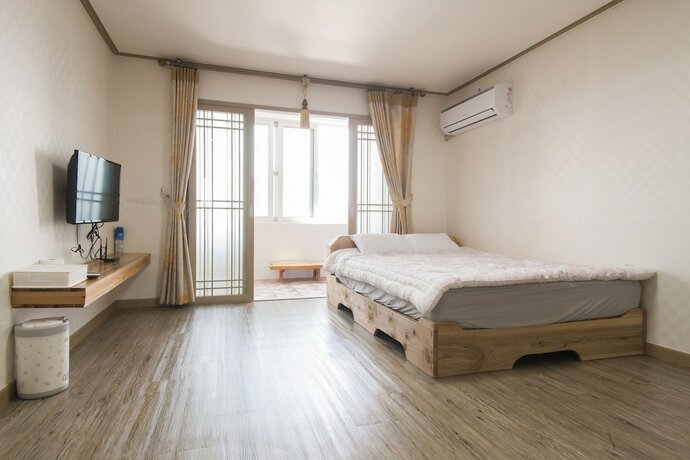 Imagen de la habitación del Hostel On The Stone Guesthouse 2 -. Foto 11