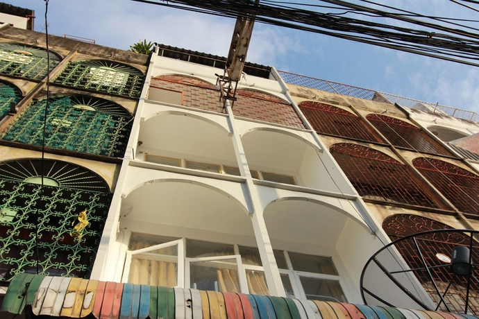 Imagen de los exteriores del Hostel Oyo 688 Bangkok Hub. Foto 9