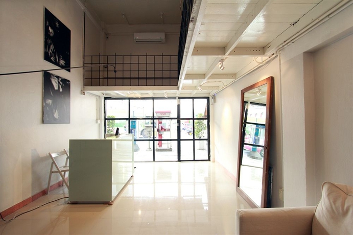 Imagen de los interiores del Hostel Oyo 688 Bangkok Hub. Foto 12
