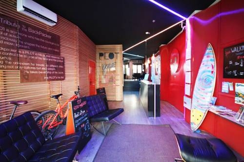 Imagen de los interiores del Hostel PILOT Design & Bar. Foto 8