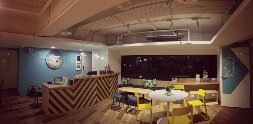 Imagen de los interiores del Hostel Paper Plane. Foto 31