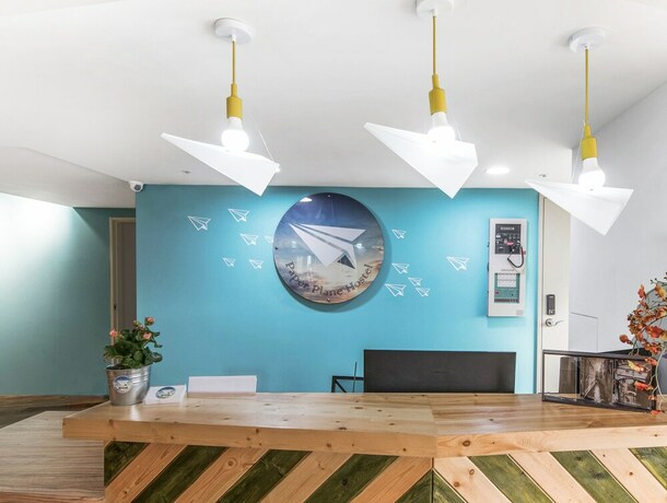 Imagen de los interiores del Hostel Paper Plane. Foto 32