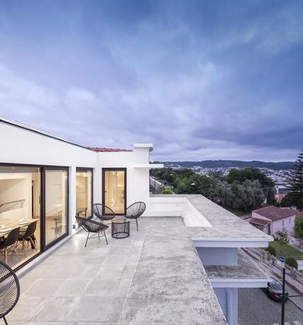 Imagen de los exteriores del Hostel Penedo da Saudade Suites and. Foto 7