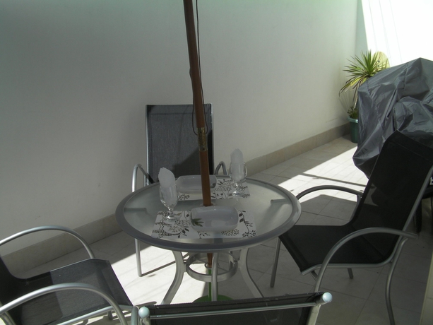 Imagen del bar/restaurante del Hostel Peniche Surf Lodge -. Foto 5