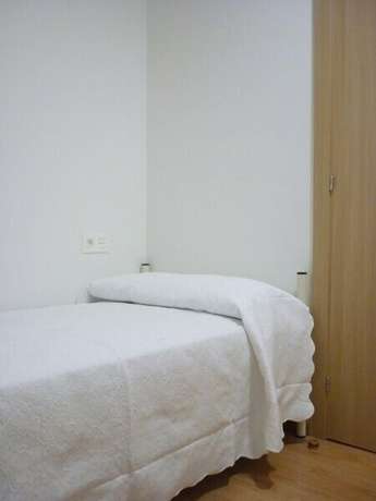 Imagen de la habitación del Hostel Pensión Albergue Puente Ribeira. Foto 12