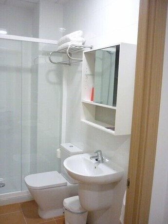 Imagen de la habitación del Hostel Pensión Albergue Puente Ribeira. Foto 15