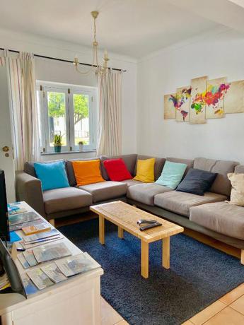 Imagen de los interiores del Hostel Pirata Milfontes. Foto 9