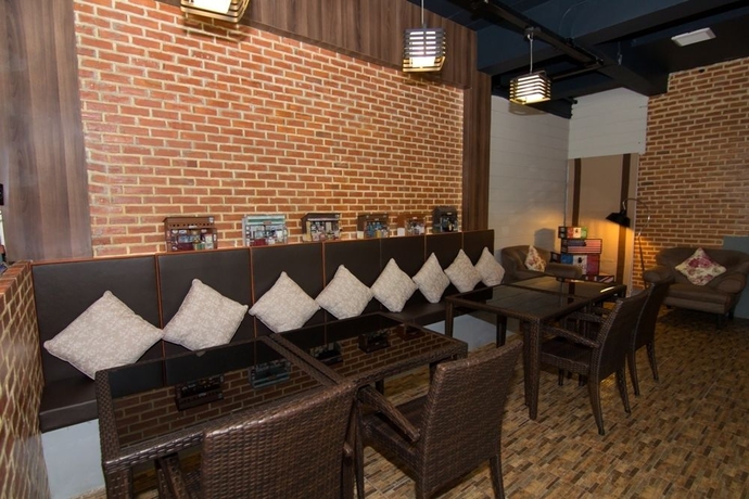 Imagen de los interiores del Hostel Prajaktra City. Foto 8