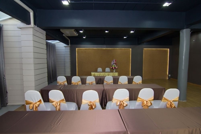 Imagen de los interiores del Hostel Prajaktra City. Foto 11