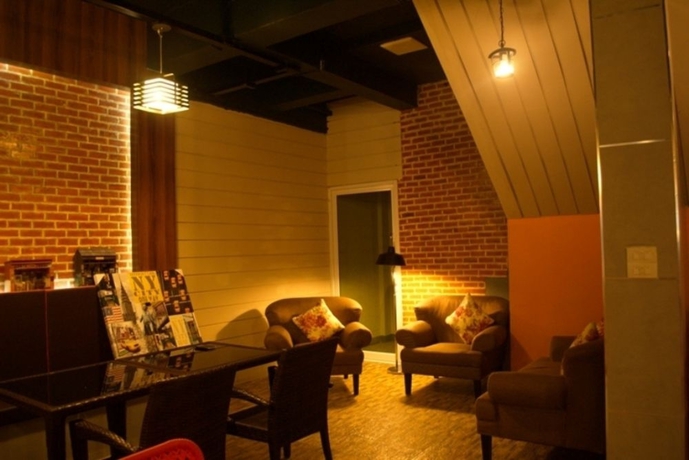 Imagen de los interiores del Hostel Prajaktra City. Foto 14