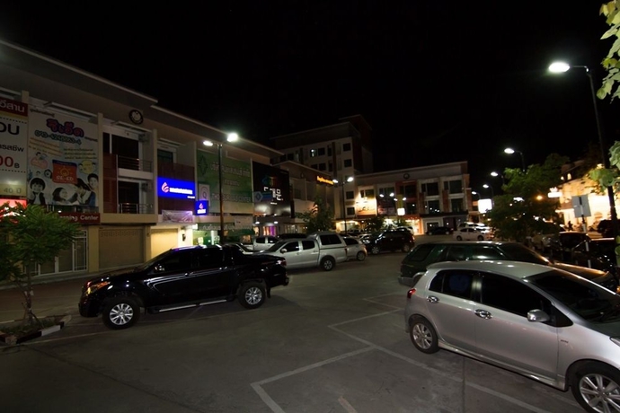 Imagen de los exteriores del Hostel Prajaktra City. Foto 6
