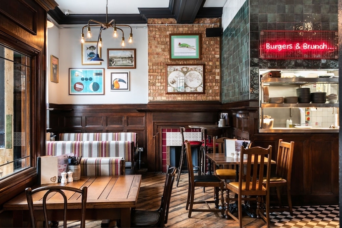 Imagen del bar/restaurante del Hostel Publove The Rose and Crown. Foto 2