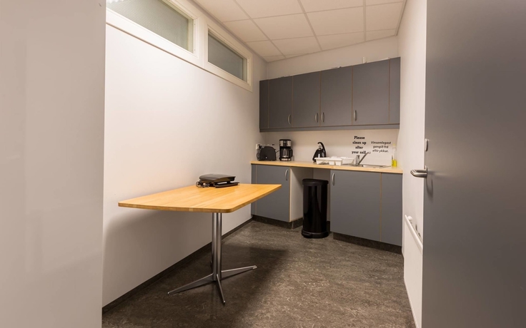 Imagen de los interiores del Hostel Puffin Nest Capsule. Foto 7