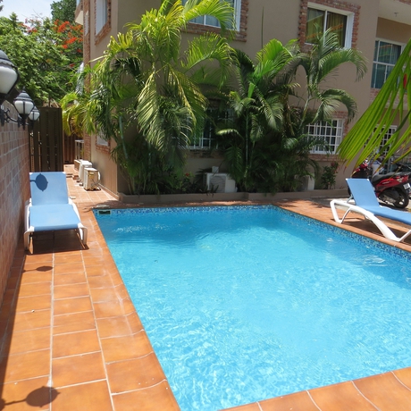 Imagen de la piscina del Hostel Punta Cana. Foto 2