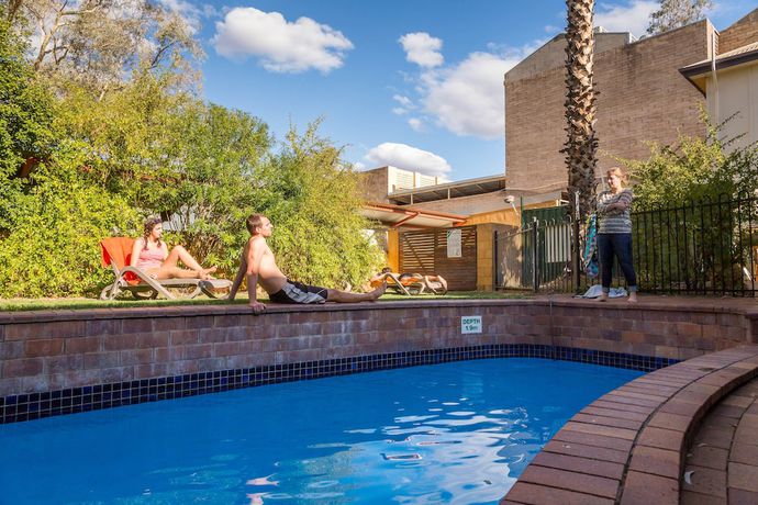 Imagen de la piscina del Hostel Red Rock, Alice Springs. Foto 18