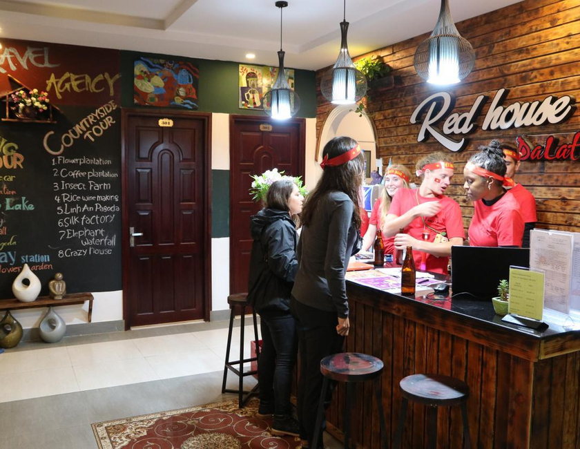 Imagen general del Hostel Redhouse Backpacker. Foto 19