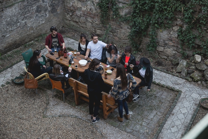 Imagen de los exteriores del Hostel Reveller's. Foto 16
