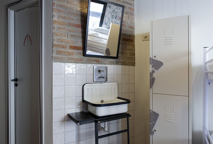 Imagen de la habitación del Hostel Room00 Ventura. Foto 14