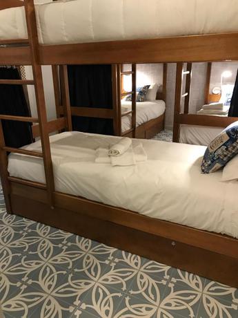 Imagen general del Hostel Royal Beach and Suites. Foto 2