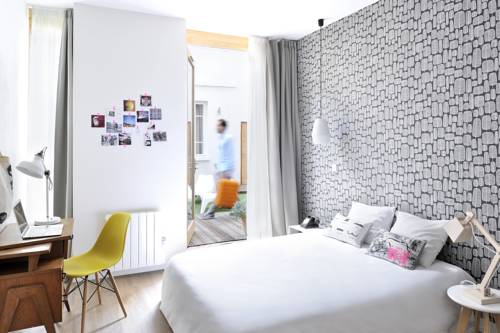 Imagen de la habitación del Hostel SLO Lyon Saxe. Foto 11
