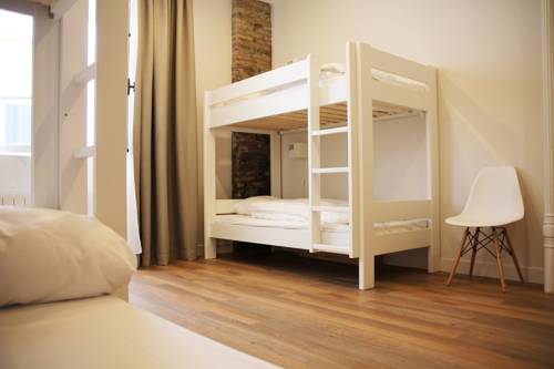 Imagen de la habitación del Hostel SLO Lyon Saxe. Foto 13