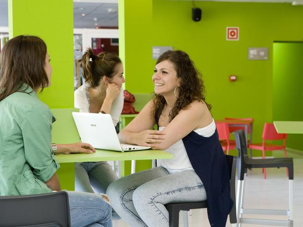 Imagen general del Hostel Safestay Calpe Seafront. Foto 11