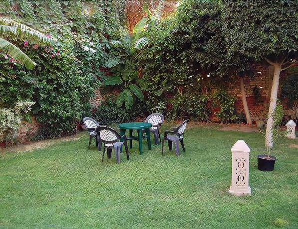Imagen de los exteriores del Hostel Sakkara Inn Hotel. Foto 11
